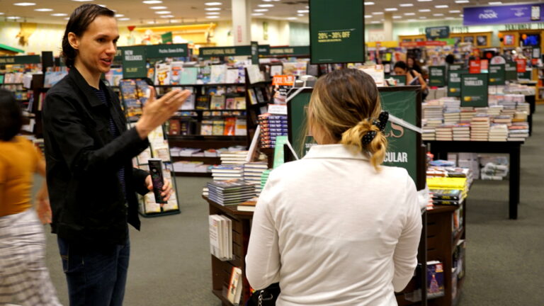 Barnes & Noble Glendora Signing October 2018 - Noel Lopez Talking With Customers