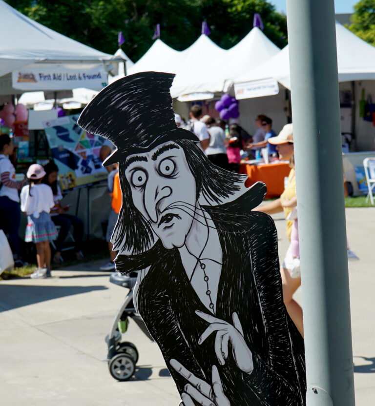 2018 O.C. Children's Book Festival - Mister Snark Lurking By Pole