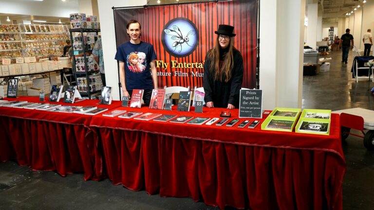 LA Comic Book & Sci-Fi Convention August 2018 - Noel Lopez And Horror Author Lori R. Lopez